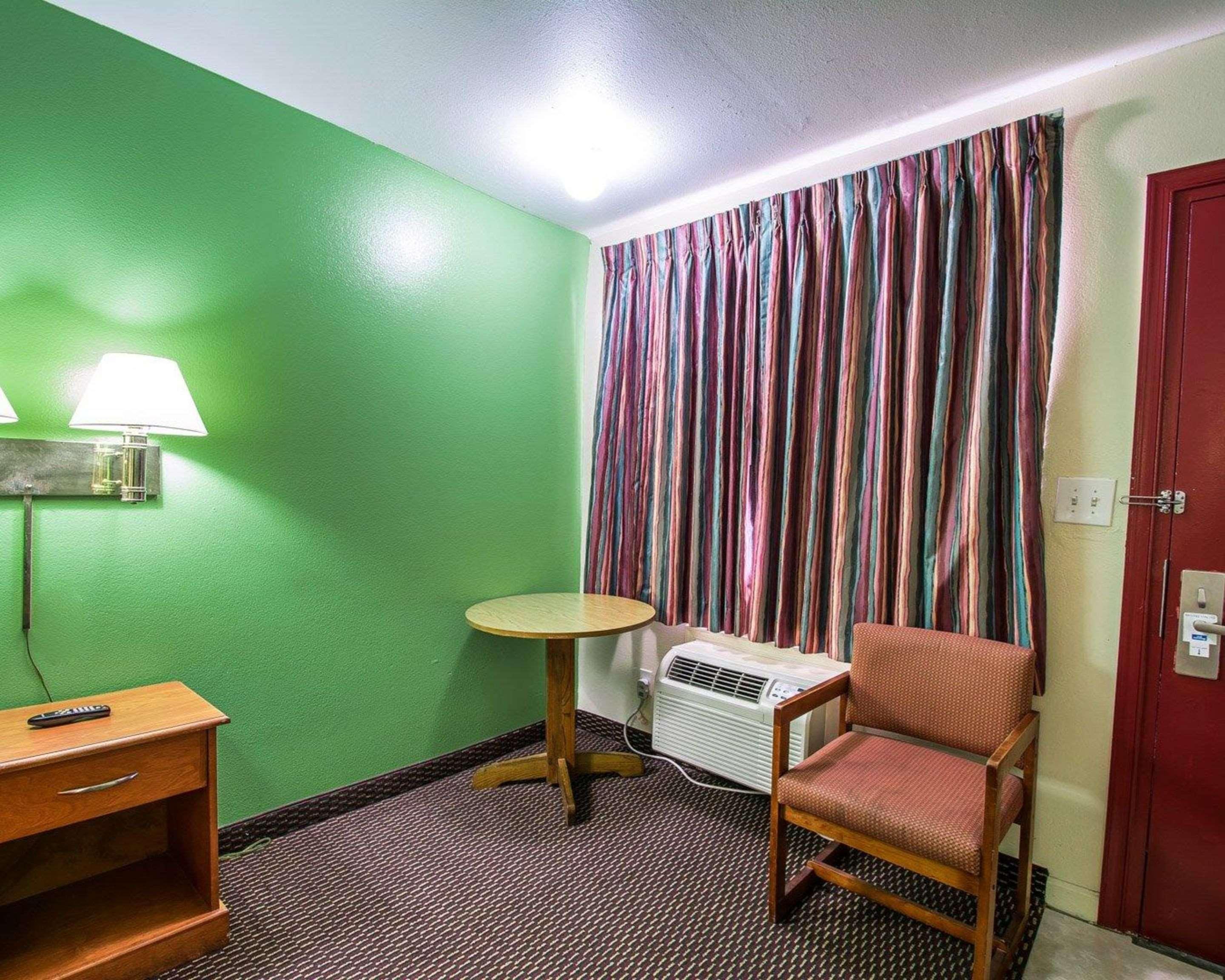 Rodeway Inn Fort Pierce I-95 Exterior photo