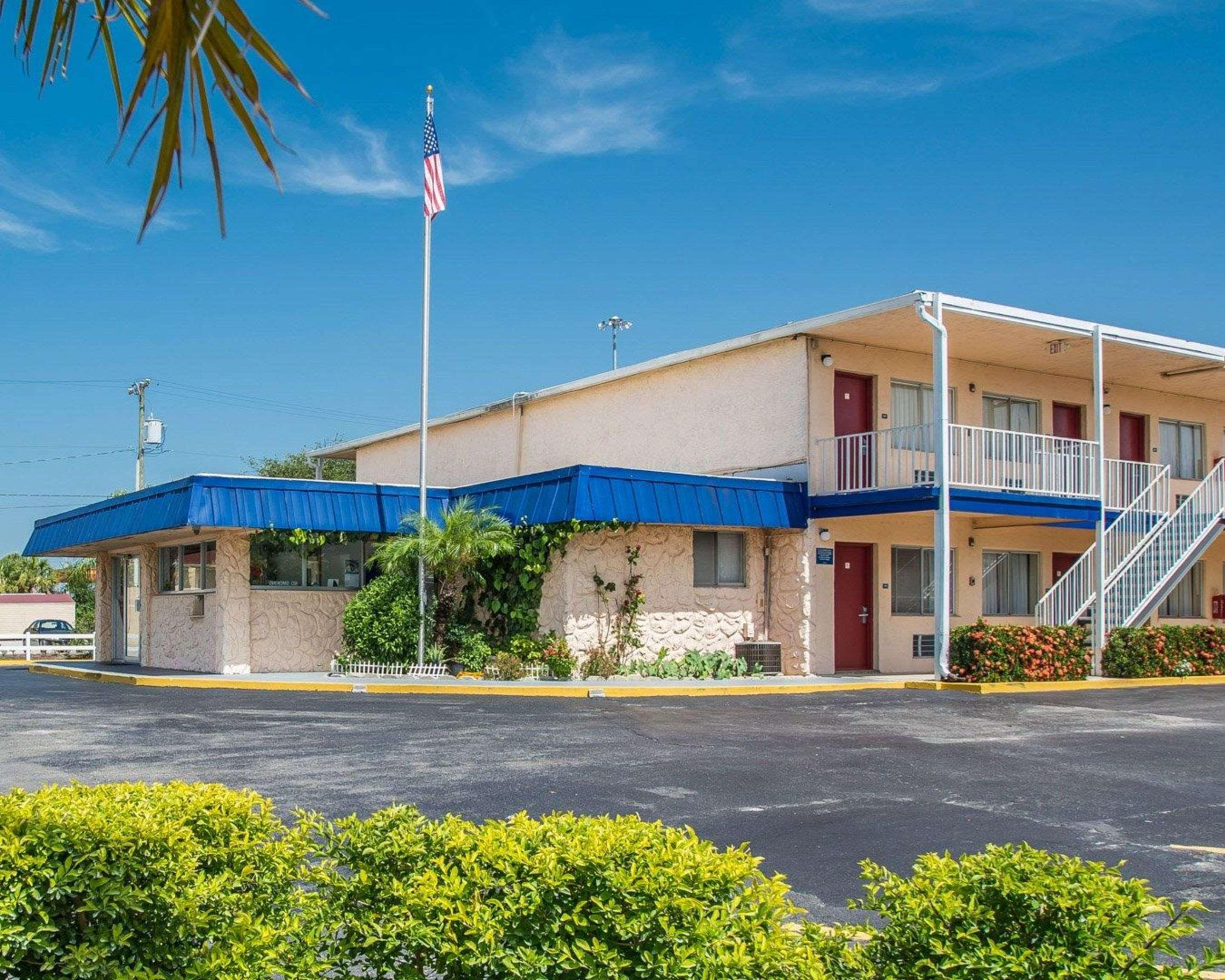 Rodeway Inn Fort Pierce I-95 Exterior photo