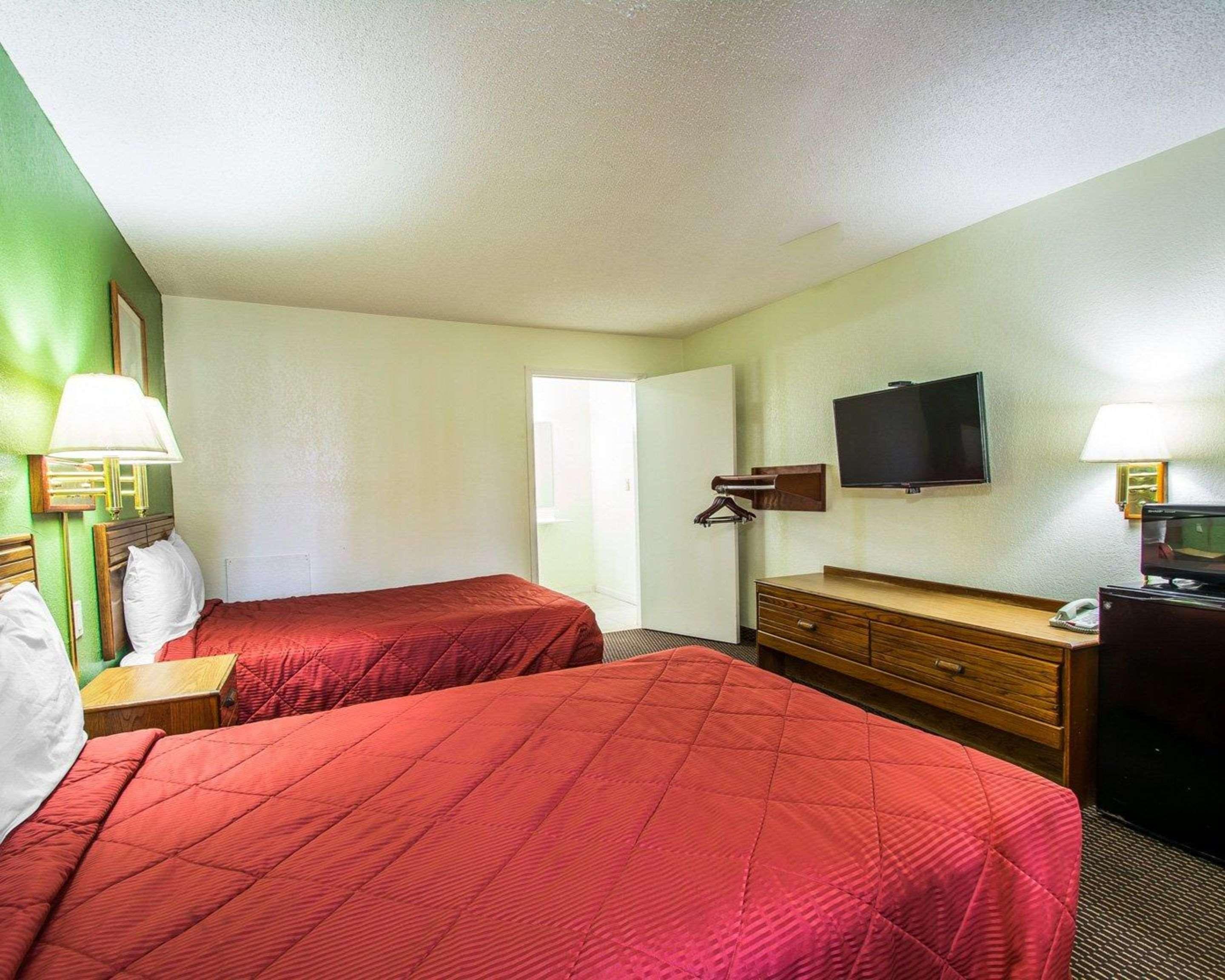 Rodeway Inn Fort Pierce I-95 Exterior photo