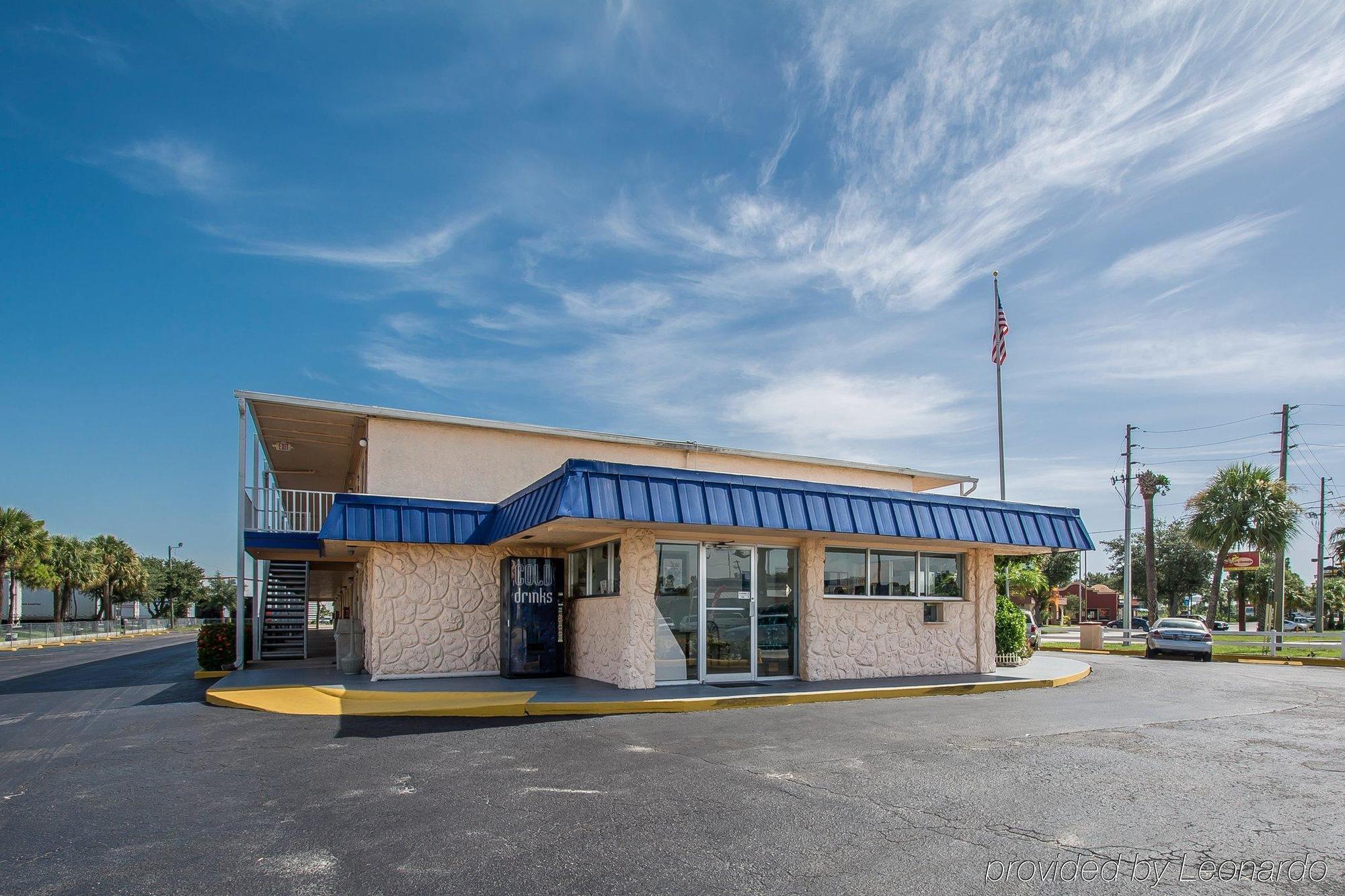 Rodeway Inn Fort Pierce I-95 Exterior photo