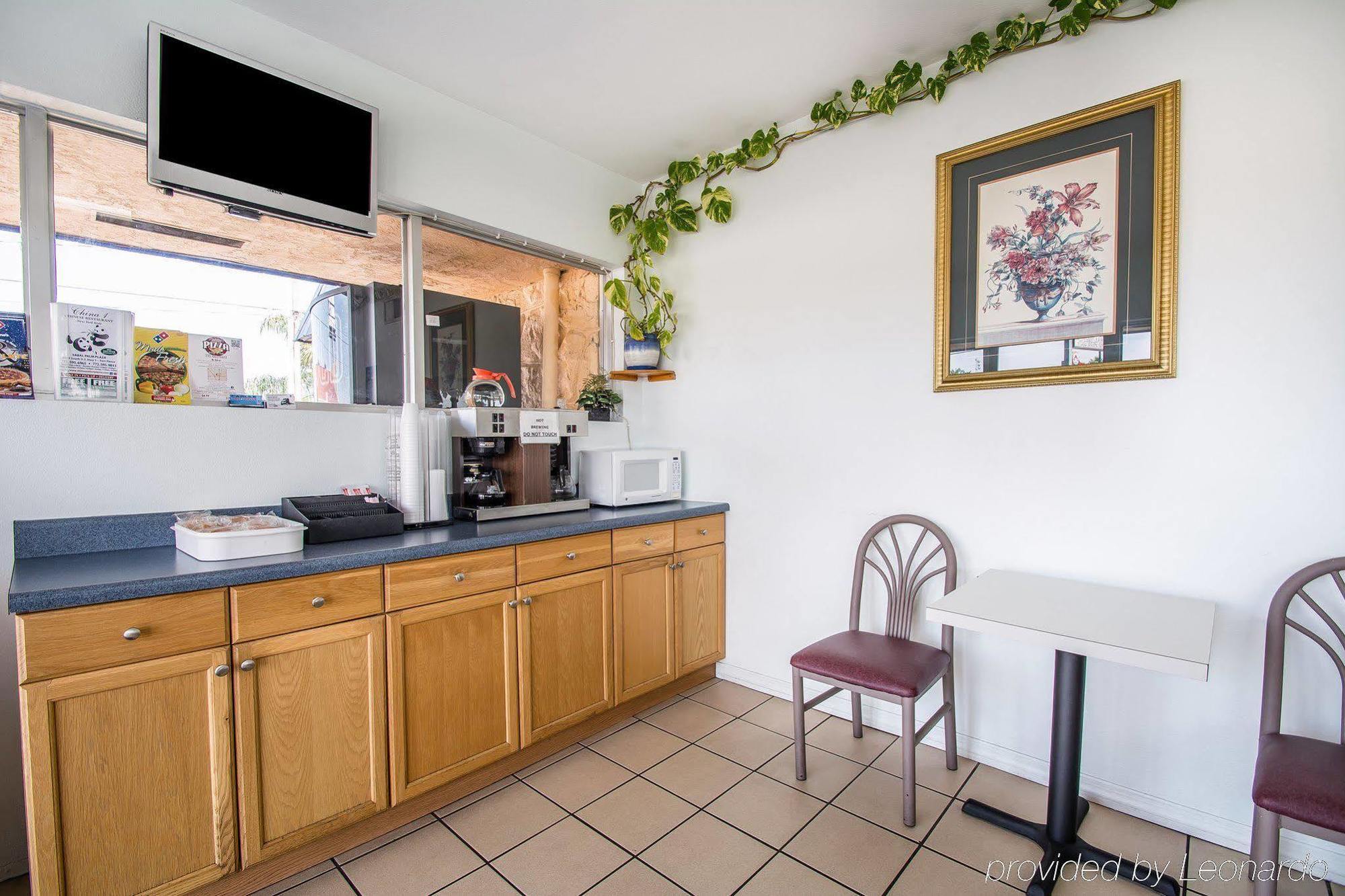 Rodeway Inn Fort Pierce I-95 Exterior photo