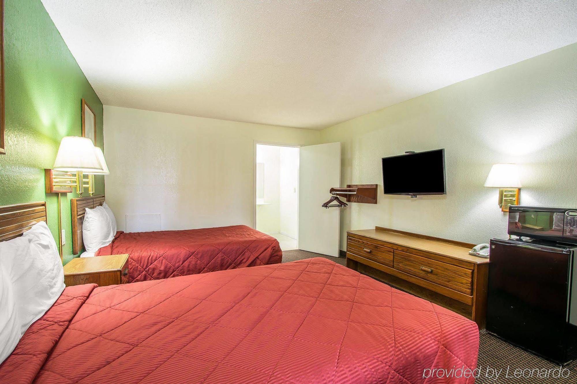 Rodeway Inn Fort Pierce I-95 Exterior photo
