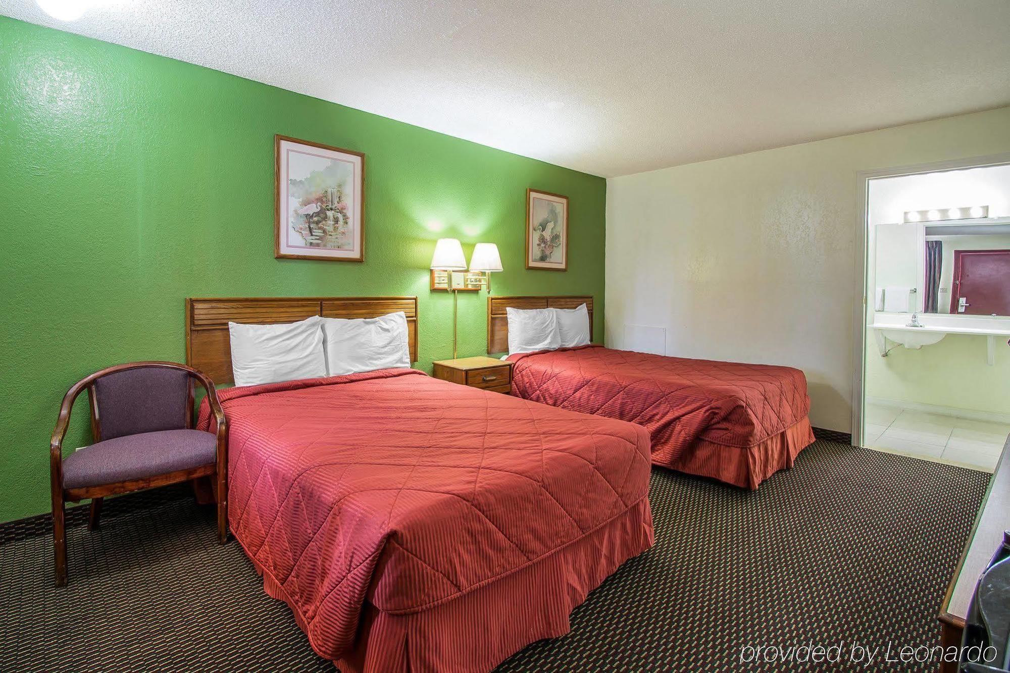 Rodeway Inn Fort Pierce I-95 Exterior photo