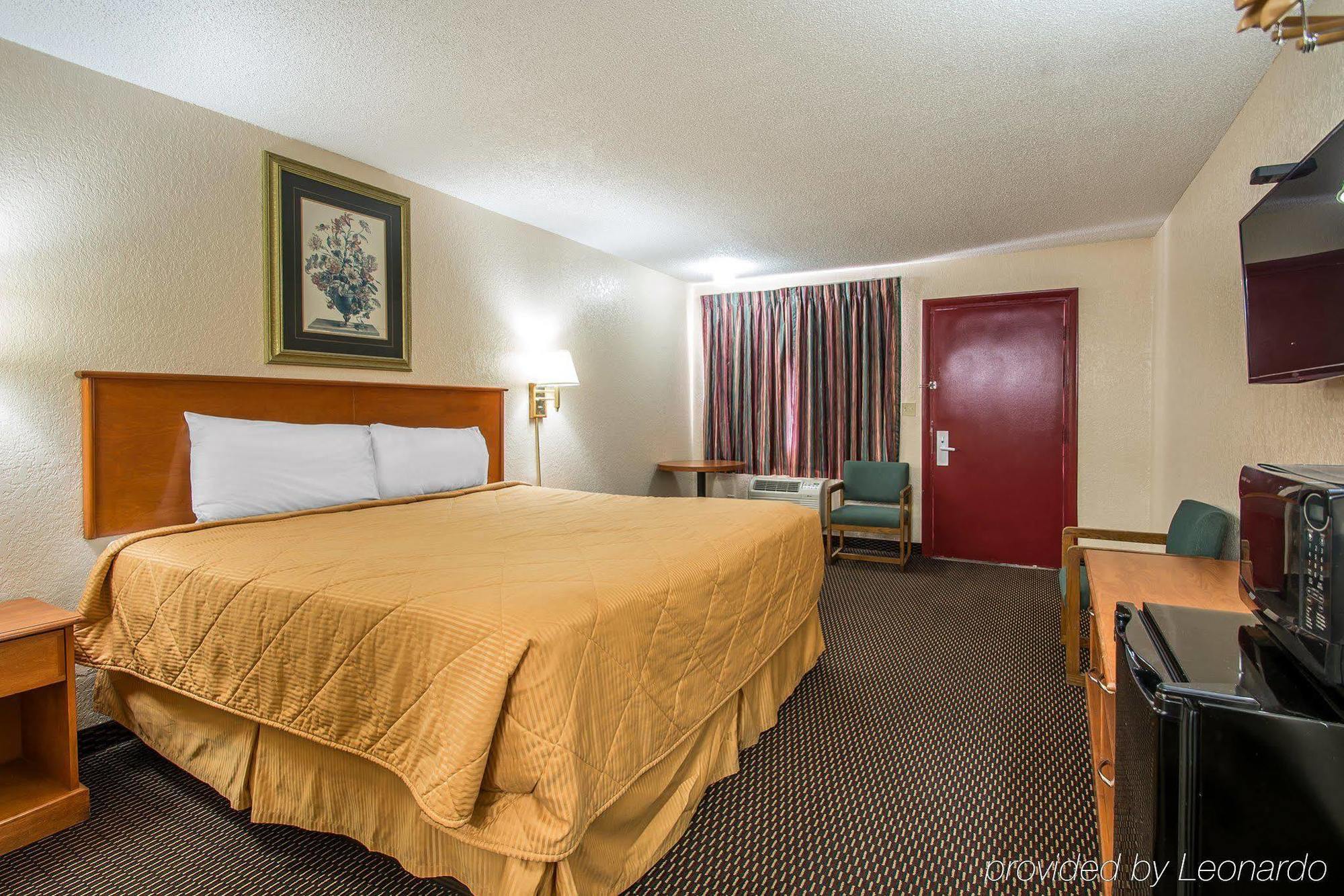 Rodeway Inn Fort Pierce I-95 Exterior photo